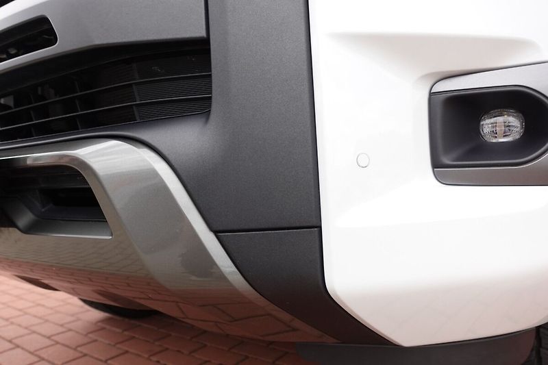 Toyota Hilux 2,8 D4-D Invincible Sport A/T - fotka 32 z 34