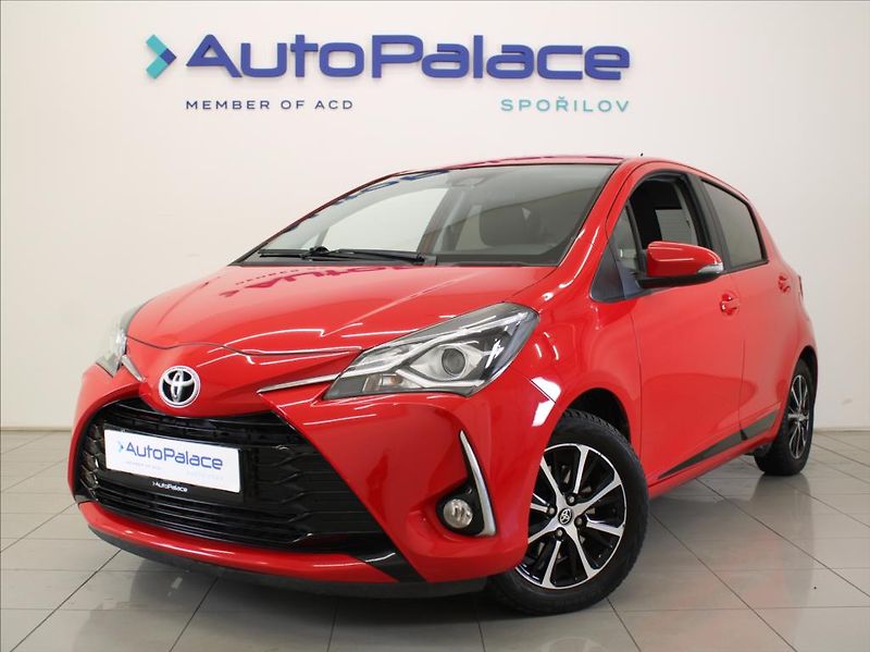 Toyota Yaris 1,5 i 82kW 1.maj.ČR 52tkm! - fotka 1 z 21