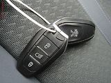 Peugeot 2008 (2020) 1.2PT, Allure, LED, kamera - náhled 15