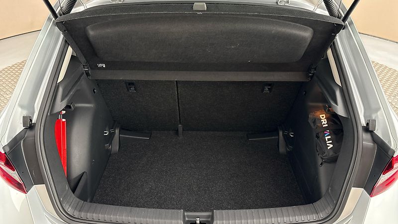 Škoda Fabia 1.0 TSI Style - fotka 17 z 23