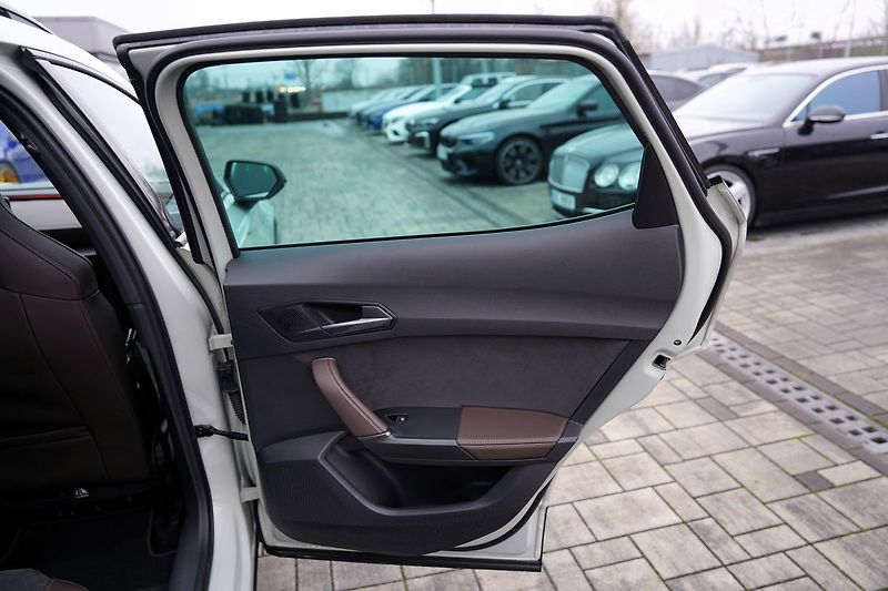 Cupra Formentor VZ5 2.5 TSI DSG 4Drive,Taiga G - fotka 24 z 50