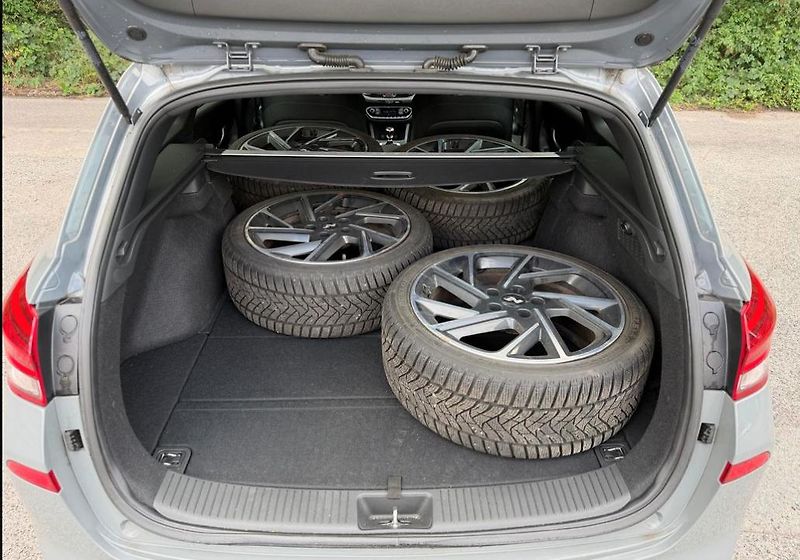 Hyundai i30 (2022) i30 N-Line 1.5 T-GDI - fotka 20 z 20