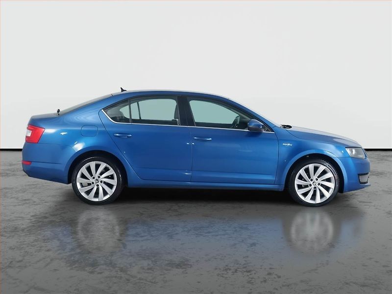 Škoda Octavia (2015) Laurin&Klement 2.0 TDI - fotka 6 z 19