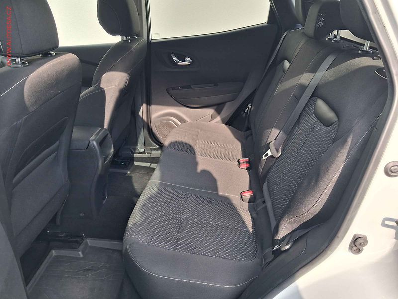Renault Kadjar (2015) 1.6dCi 4WD, ČR, AC, TZ, park - fotka 10 z 17