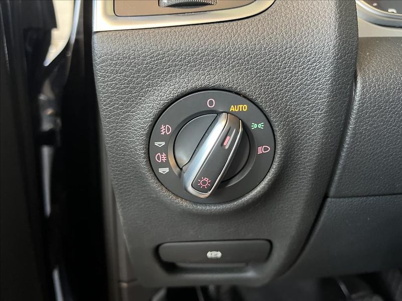 Audi Q7 3,0 TDi QUATTRO 7-MÍST - fotka 31 z 34