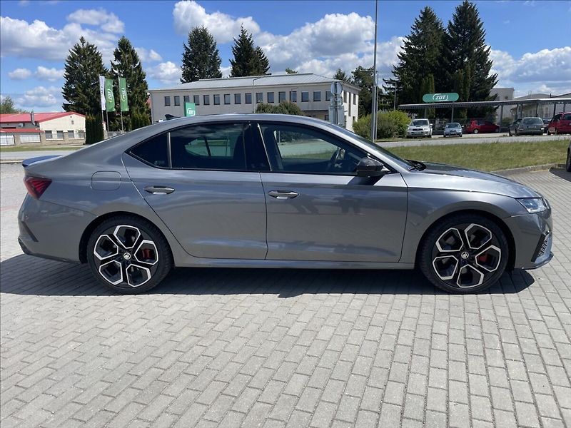 Škoda Octavia 2,0 TSi 180kw RS DSG Style Plu - fotka 37 z 39