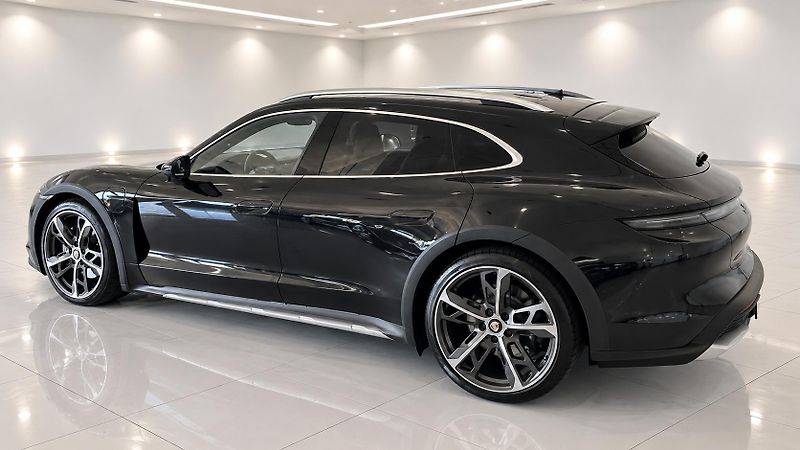 Porsche Taycan (2023) - fotka 3 z 25