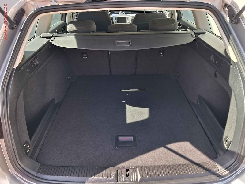 Volkswagen Passat (2015) 1.4 TSi, Comfortline, panor - fotka 7 z 18