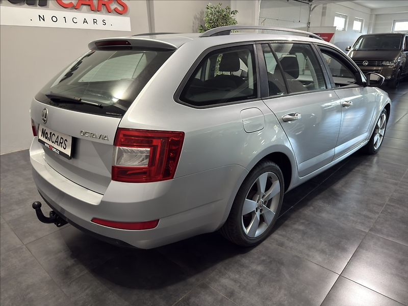 Škoda Octavia 1,6   TDI KEY-LESS TAŽNÉ ČR - fotka 5 z 29