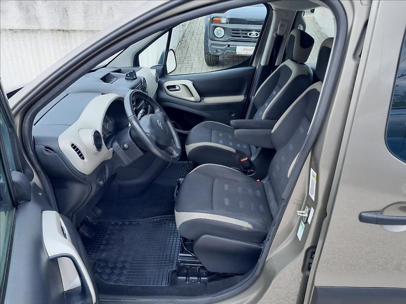 Citroën Berlingo 1,6 HDI 84kW - fotka 16 z 42