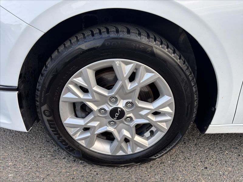 Kia Ceed 1,5 TGDi 118kW TOP ZÁRUKA NAVI - fotka 35 z 39