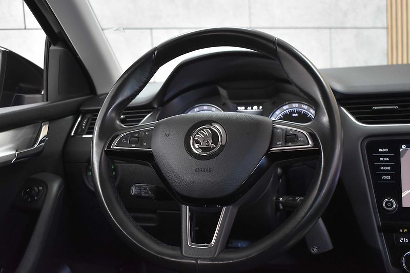 Škoda Octavia 1.6 TDI 85kW DSG*ACC*CAR-PLAY* - fotka 17 z 41