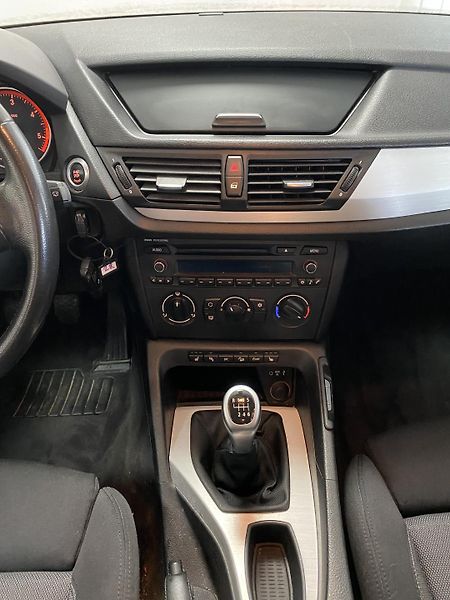 BMW X1 2.0D  XDRIVE REZERVACE  - fotka 22 z 23