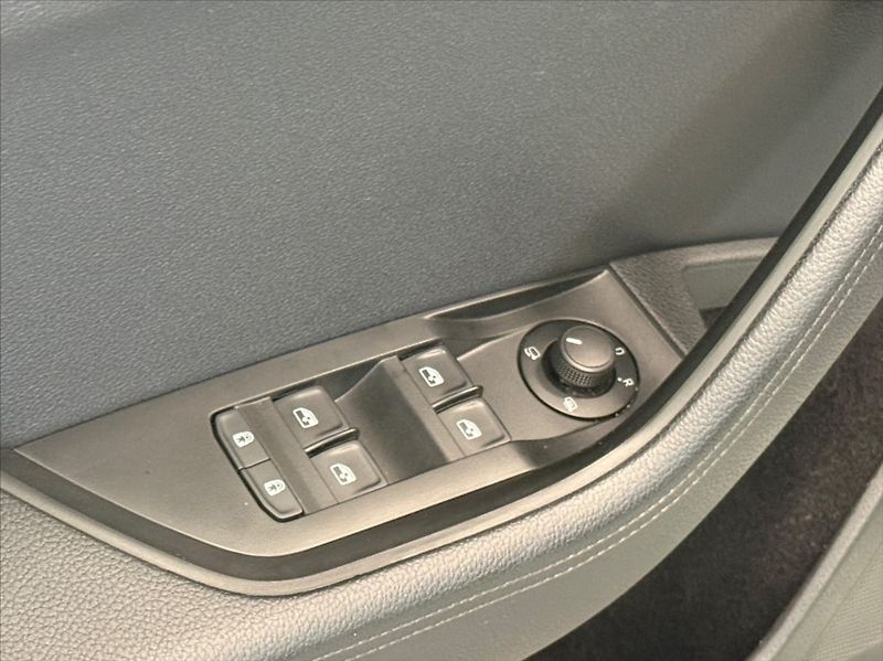 Škoda Superb 2,0 TDI STYLE DSG FL - fotka 10 z 19