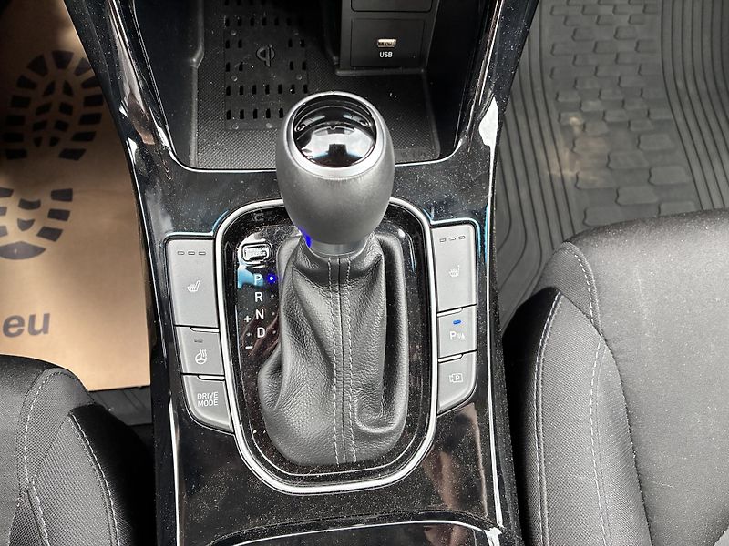 Hyundai i30 HB 1.0T-GDI 74kW DCT STYLE NAV - fotka 24 z 32