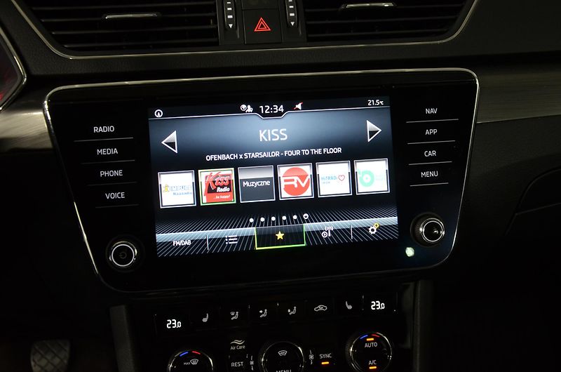 Škoda Superb (2022) 2.0TDI 110 Style kombi - fotka 17 z 23
