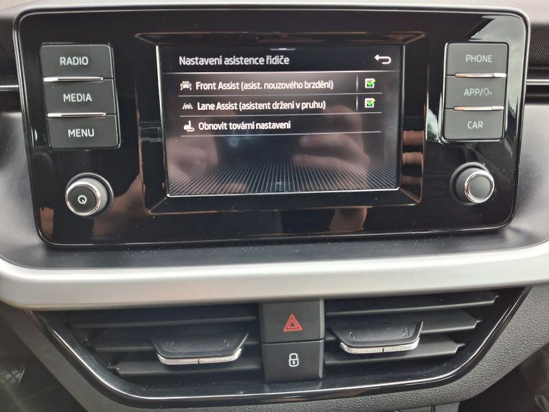 Škoda Scala (2019) Ambition 1,0TSi 85kW - fotka 28 z 29