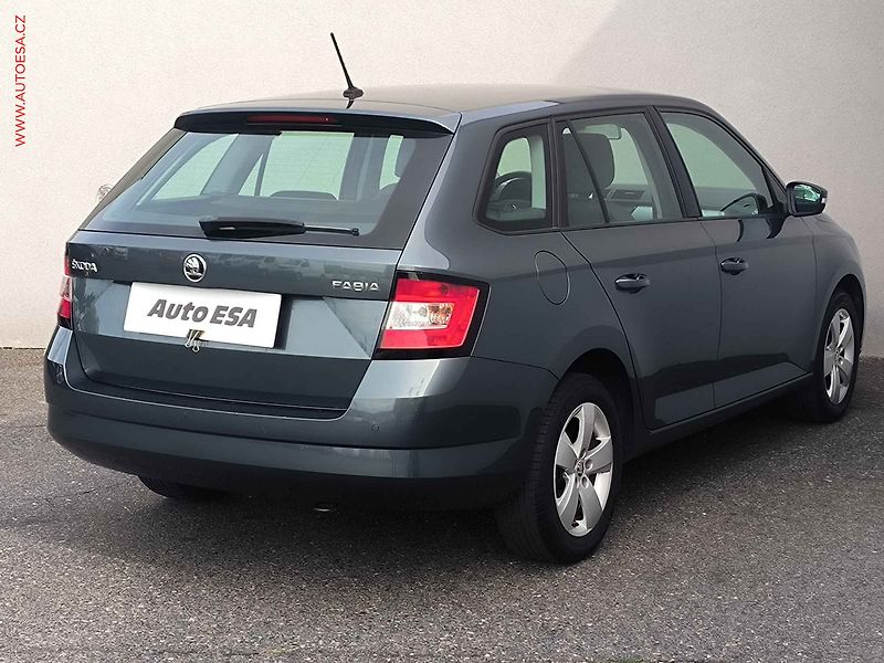 Škoda Fabia (2016) 1.2 TSi, Ambition, DSG, +kola - fotka 4 z 22