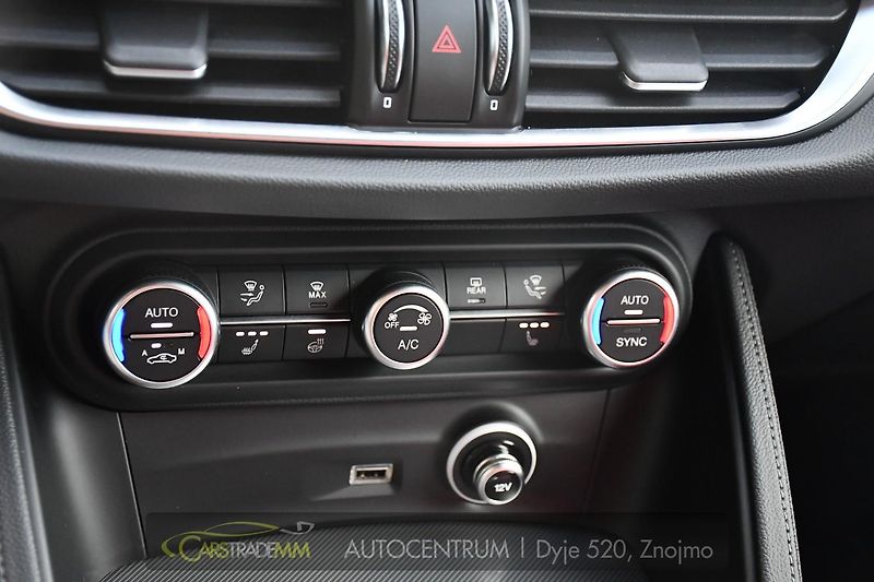 Alfa Romeo Stelvio 2.0T 16V 206kW VELOCE AT8 Q4 - fotka 29 z 49