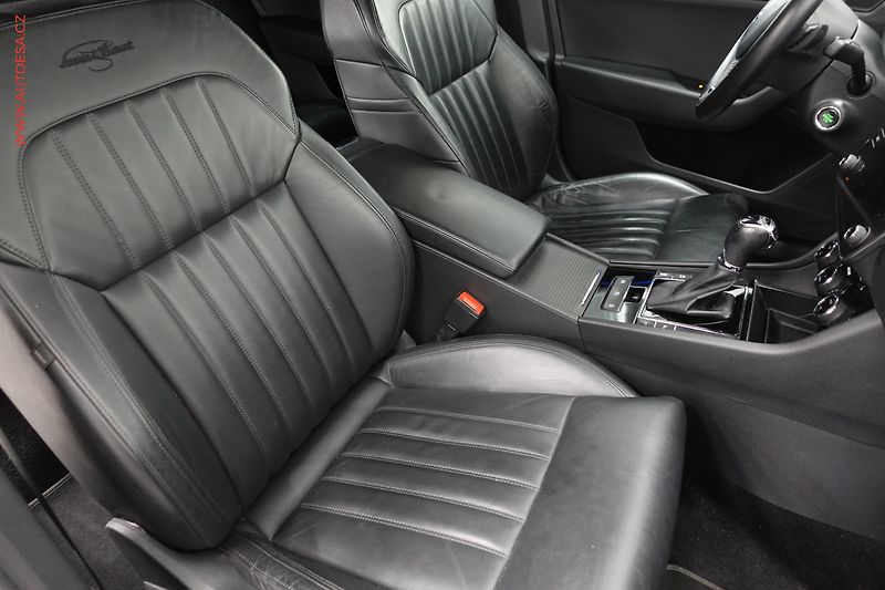Škoda Superb (2017) 2.0TDi, L&K, DSG, bixen, kůže - fotka 11 z 24