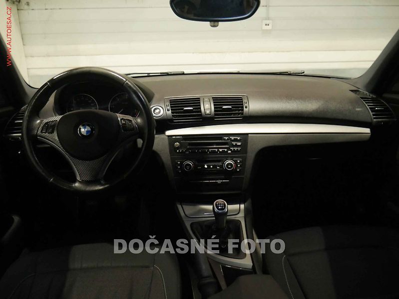BMW Řada 1 (2010) 116 d, autoAC, STK9/28 - fotka 8 z 18