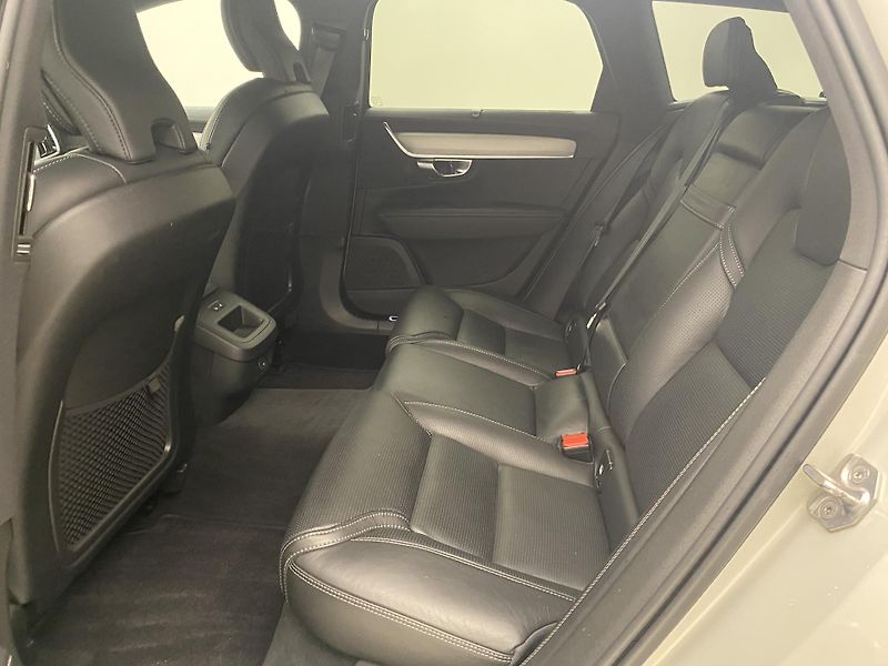 Volvo V90 B5 AWD R-DESIGN AUT CZ - fotka 5 z 53