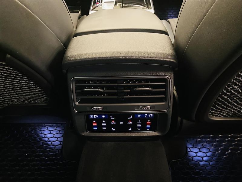 Audi Q7 3,0 TDI 210kW 7Míst S-Line - fotka 27 z 32