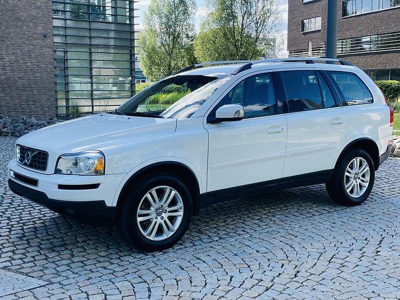 Volvo XC90 2.4D5 4x4 AUT VÝHŘEV SENZORY - fotka 5 z 44