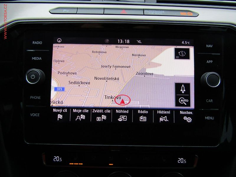 Volkswagen Passat (2018) 2.0TDi, Highline, DSG, LED - fotka 13 z 21
