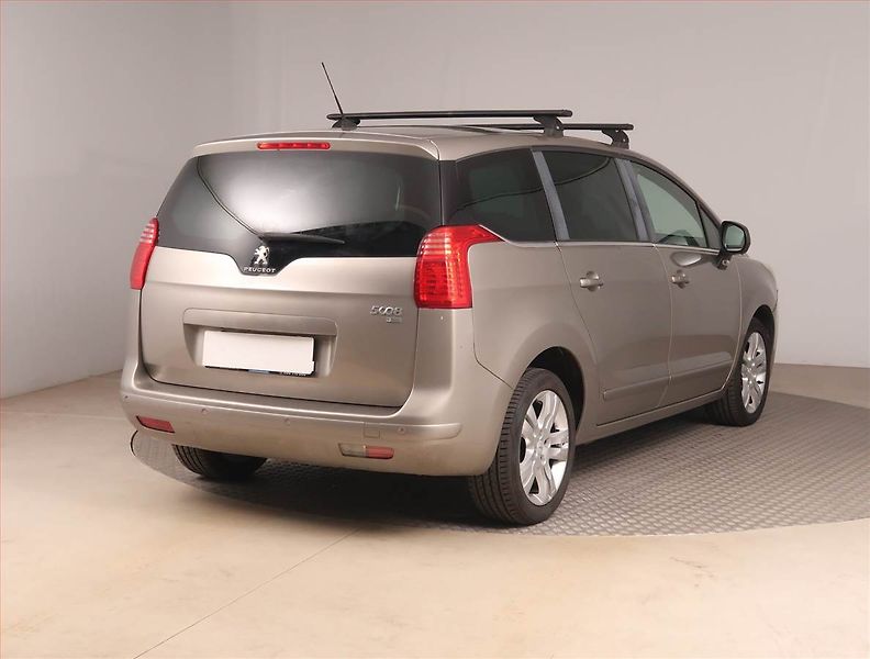 Peugeot 5008 (2014) Active Pack 1.6 HDi, Automat - fotka 5 z 16