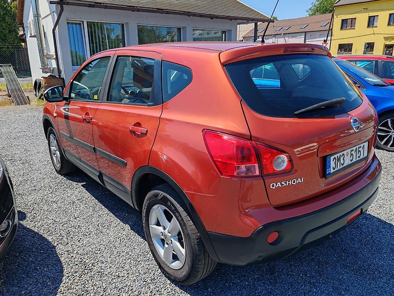 Nissan Qashqai 1.6  - fotka 5 z 19