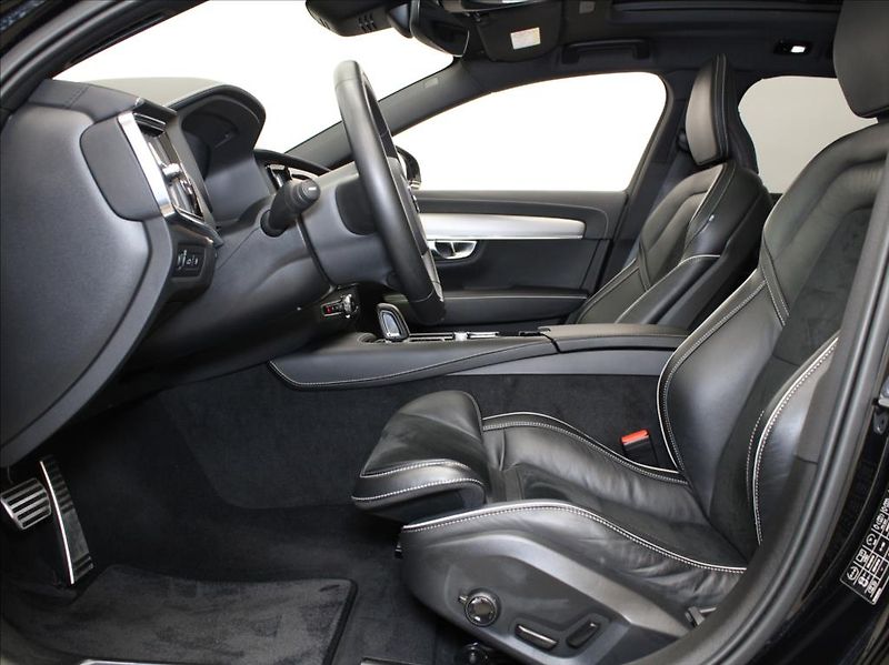 Volvo V90 2,0 T8 AWD PLUS Dark 59tkm. - fotka 6 z 27