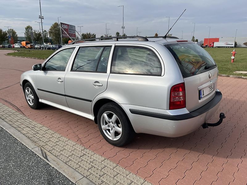 Škoda Octavia 1.9 TDi Tour - fotka 7 z 29