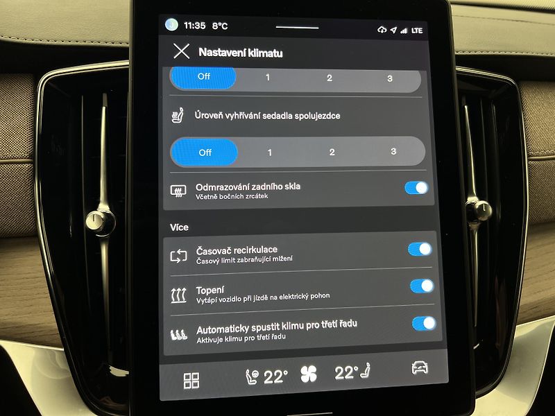 Volvo XC90 T8 AWD RECHARGE ULTRA BRIGHT - fotka 35 z 57