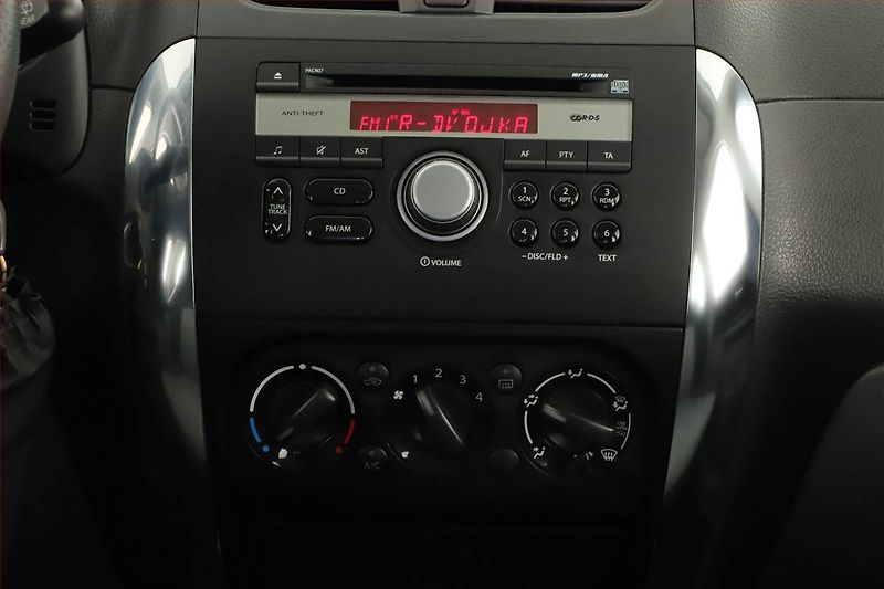 Suzuki SX4 (2014) 1.6 VVT - fotka 11 z 12