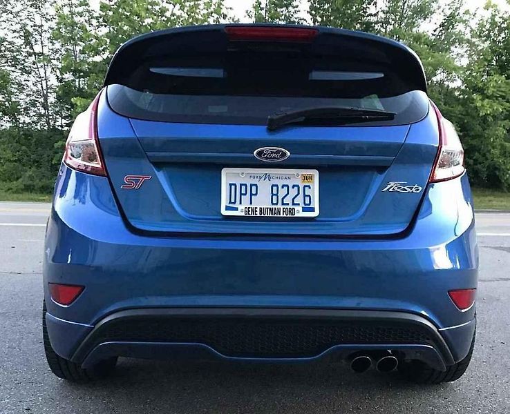 Ford Fiesta ST ve speciálním odstínu Liquid Blue.
