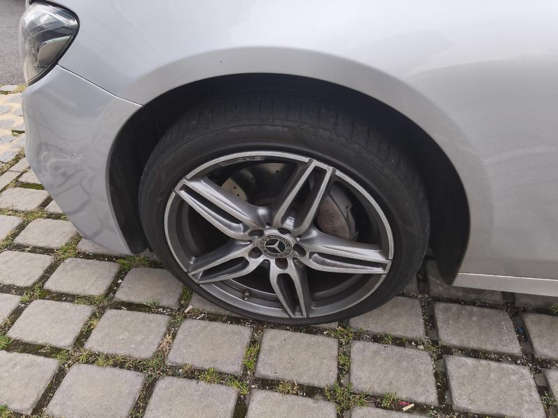 Mercedes-Benz Třídy E (2017) 220cdi 4 matic, AMG  - fotka 9 z 11