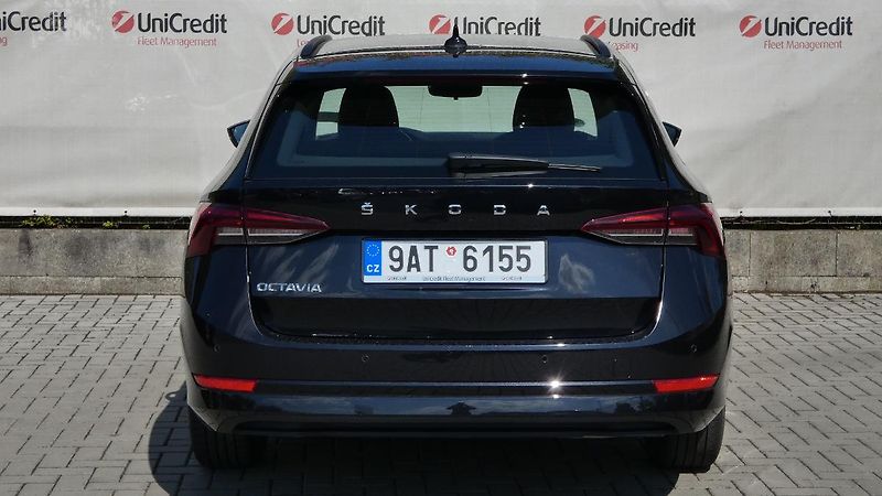 Škoda Octavia Combi 2,0 TDI Ambition - fotka 4 z 22