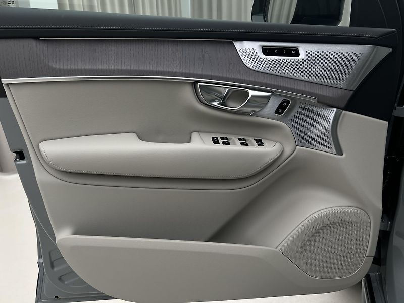 Volvo XC90 (2026) T8 AWD RECHARGE PLUS AUT - fotka 17 z 20
