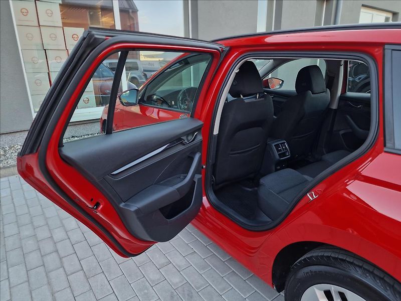 Škoda Octavia 2.0TDI DSG Ambition,ČR,1.Maj. - fotka 18 z 50