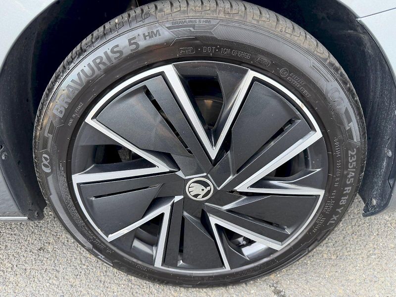 Škoda Superb (2022) 2.0 TDI 147kW L&K DSG 4x4 - fotka 35 z 35