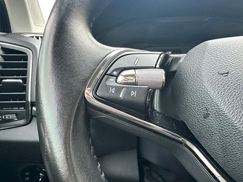 Škoda Karoq (2021) 1.0 TSI 81 kW Ambition - fotka 10 z 23