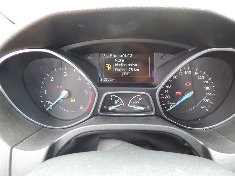 Ford Focus (2017) 1.5TDCi,70kw,výbava,ČR,1maj. - fotka 18 z 43