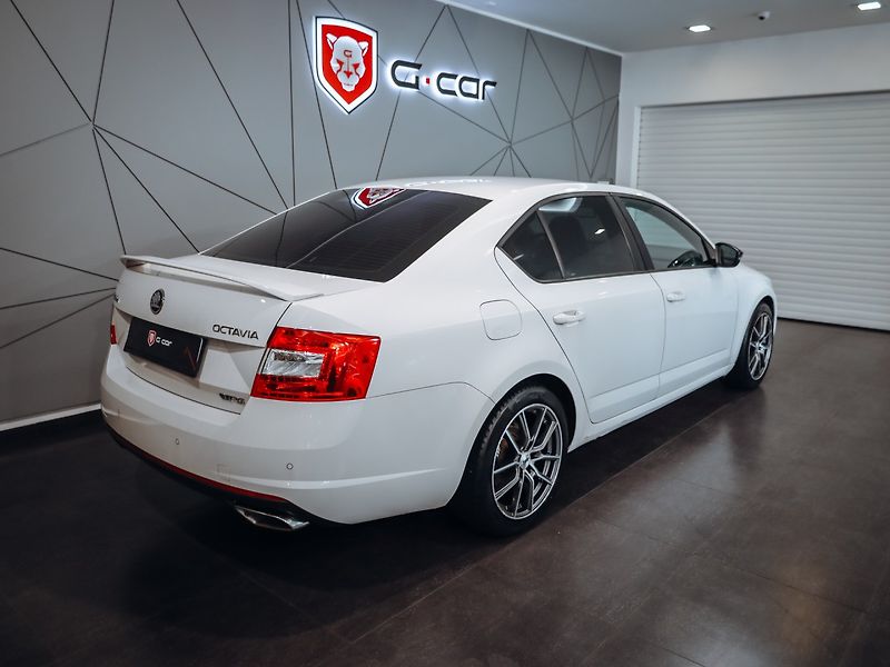 Škoda Octavia 2.0 TDi RS DSG - fotka 5 z 32