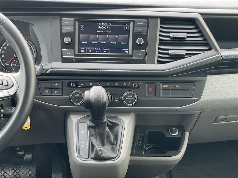 Volkswagen Caravelle 2,0 TDI 4MOT DSG Comfortline - fotka 12 z 23