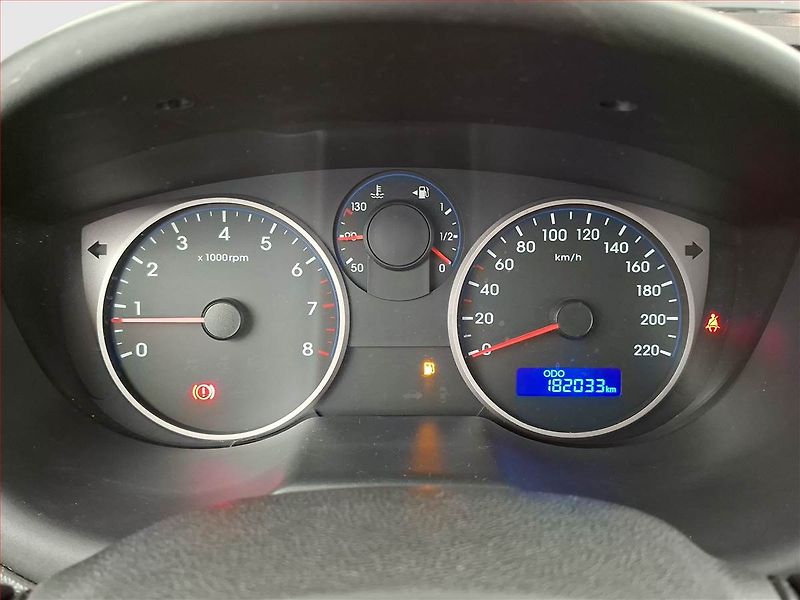 Hyundai i20 (2012) 1.2, CZ doklady - fotka 11 z 13