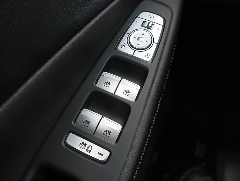 Hyundai Santa Fe (2023) Plug-in Hybrid - fotka 19 z 24
