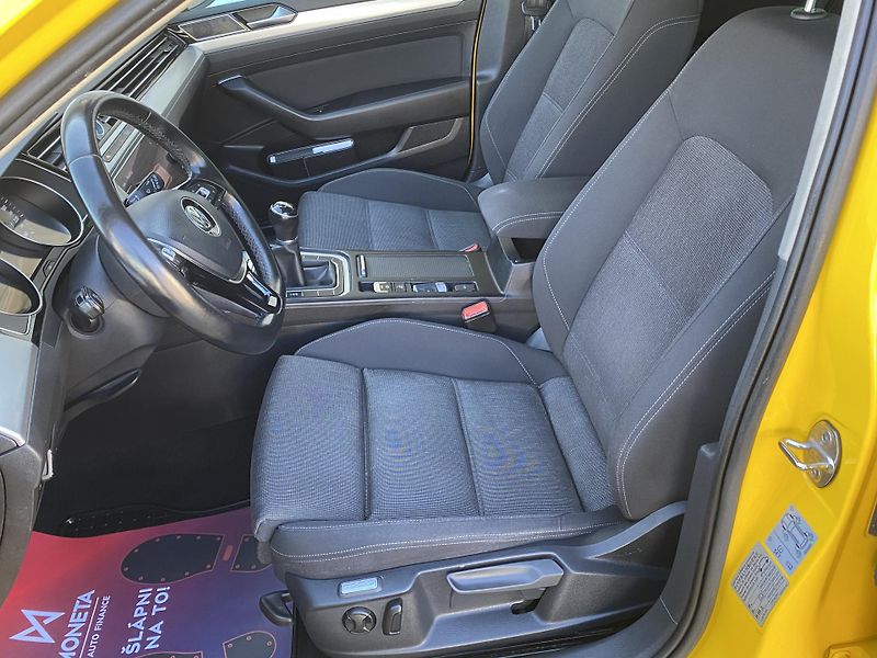 Volkswagen Passat (2019) 2,0 TDi Comfortline  - fotka 27 z 49