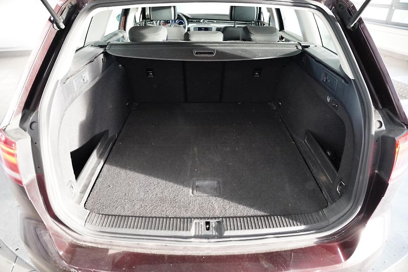 Volkswagen Passat - fotka 23 z 23