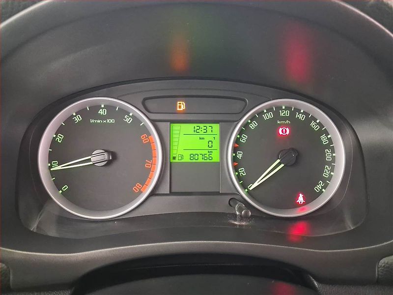 Škoda Fabia (2010) Ambition 1.2 12V, ČR,1.maj - fotka 11 z 18